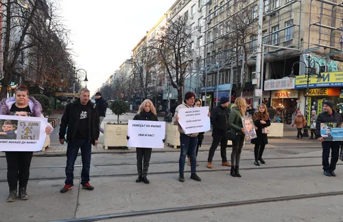 Пътните убийци УБИВАТ децата на България, държавата УБИВА семействата им