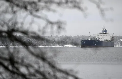 НАТО стартира патрулиране в Балтийско море заради съмнения за саботаж на подводни кабели