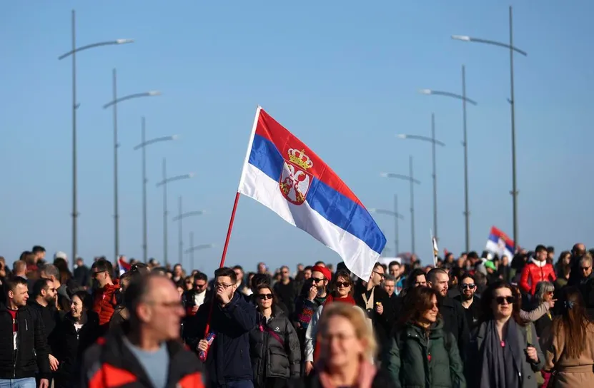 Пенсионери, студенти и преподаватели се обединяват в протест в Сърбия